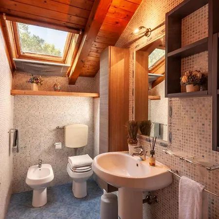 Awesome In Roncosambaccio With Kitchen Сasa de vacaciones Trebbiantico