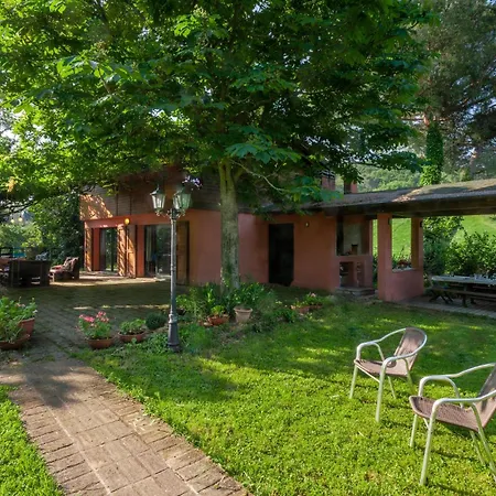 Awesome In Roncosambaccio With Kitchen Сasa de vacaciones Trebbiantico